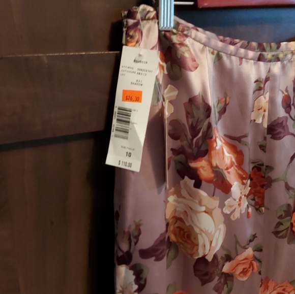 Beautiful brand new skirt - Picture 3 of 5